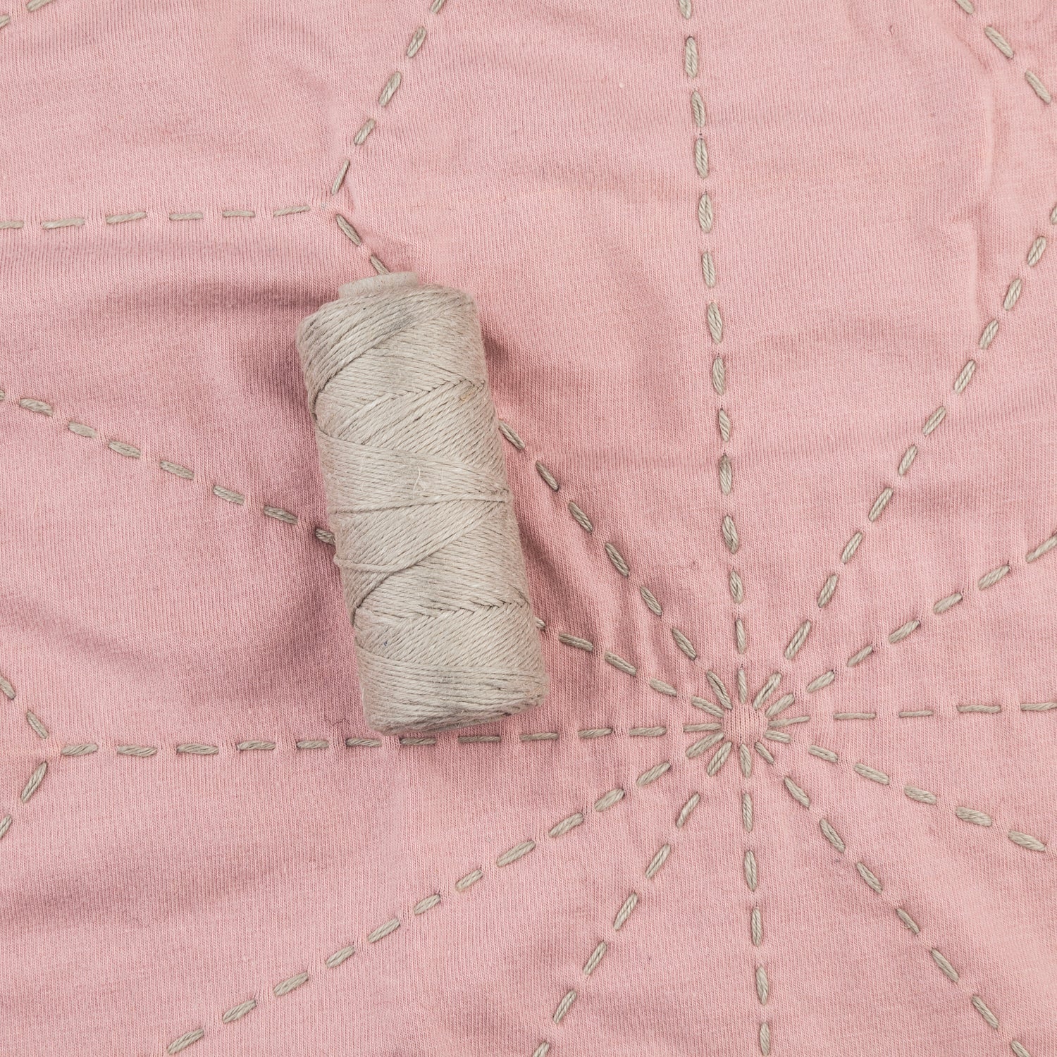 Londonderry Linen Thread - Miniature Rhino